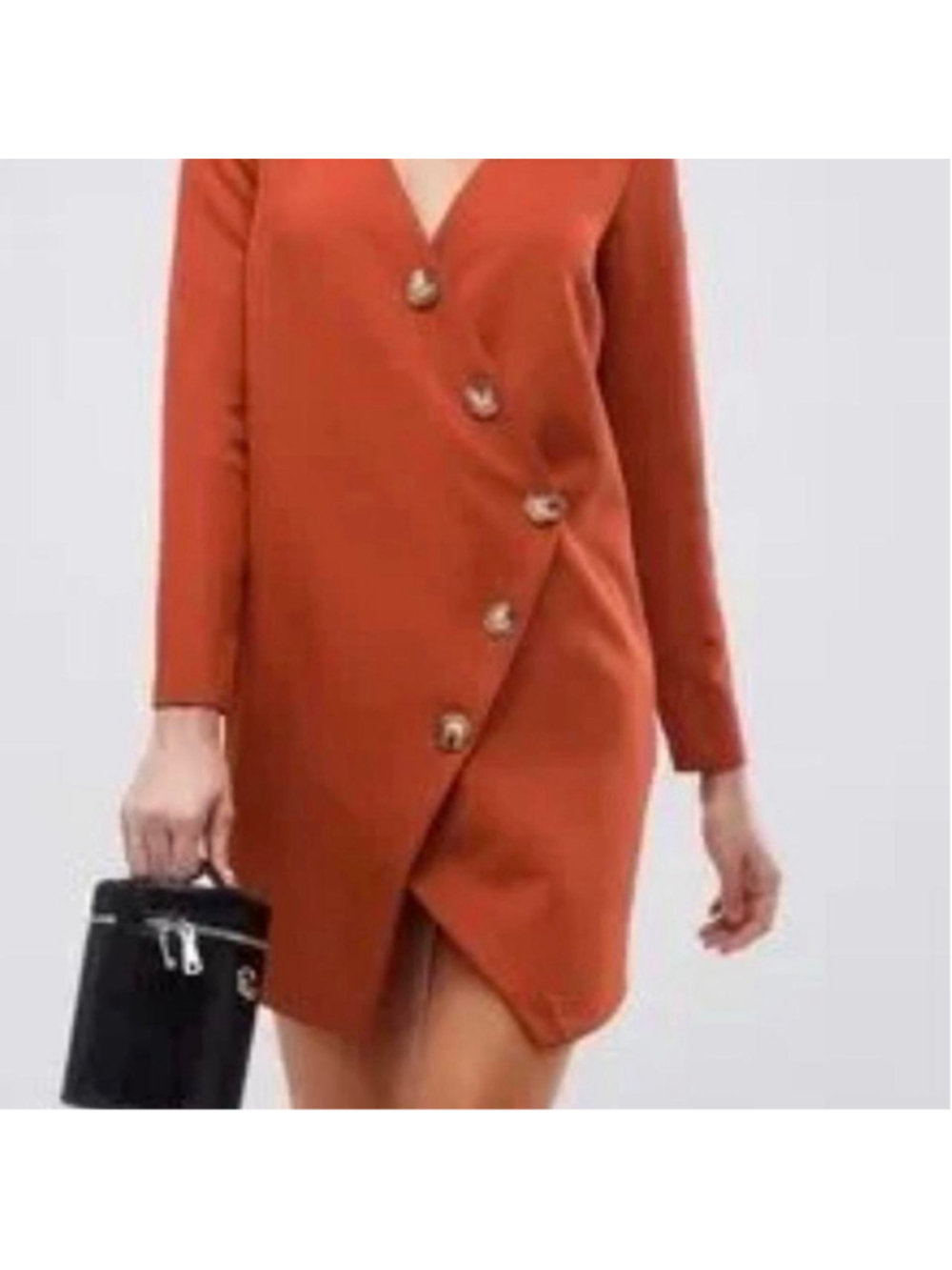 Chic rust dress with long sleeves